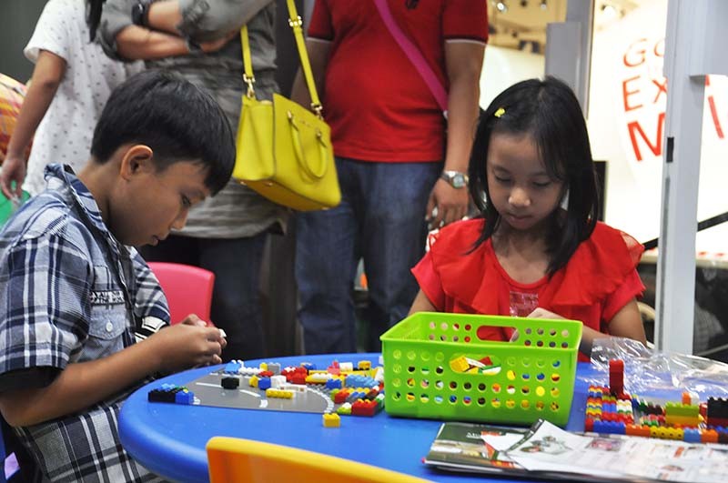 Anak-anak Bebas Bermain di Arena GIIAS 2015