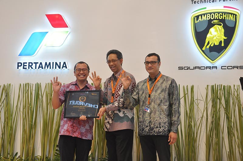 Kementerian Perindustrian Serahkan Penghargaan di GIIAS 2015