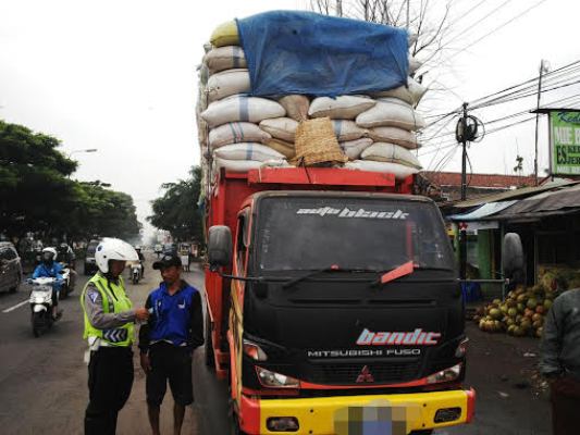 Cegah Macet dan Kecelakaan, Truk Dilarang Bermuatan Lebih