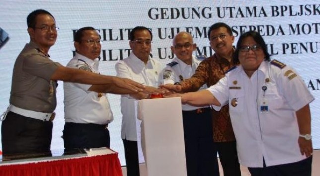 Resmikan Balai Pengujian Laik Jalan, Menteri Perhubungan Ingin Industri Otomotif makin Maju