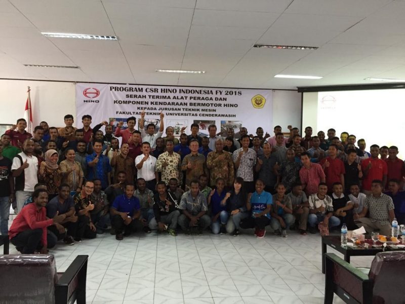 Hino Turut Bangun Sumberdaya Manusia di Papua