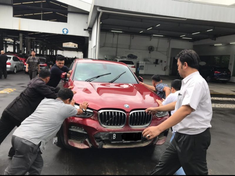 BMW Astra Tanggung Sebagian Biaya Perbaikan Mobil Banjir