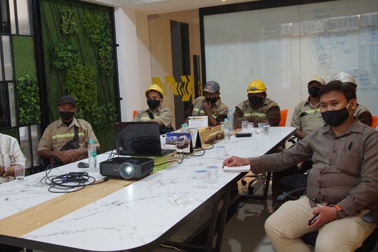 Hino Berikan Latihan Teknik Pintar Mengemudi Truk bagi Sopir Truk