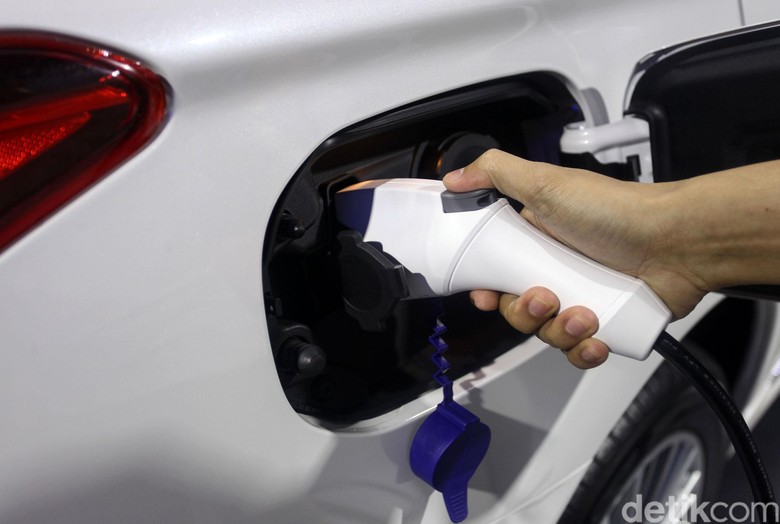 Ada Rencana Pemerintah Mengunakan Mobil Listrik untuk Armada Dinas