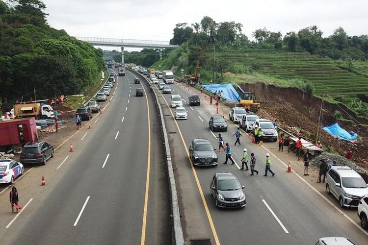 Kemenhub Batasi Lalu-lintas Truk Logistik, Imbas Keretakan di Tol Cipali