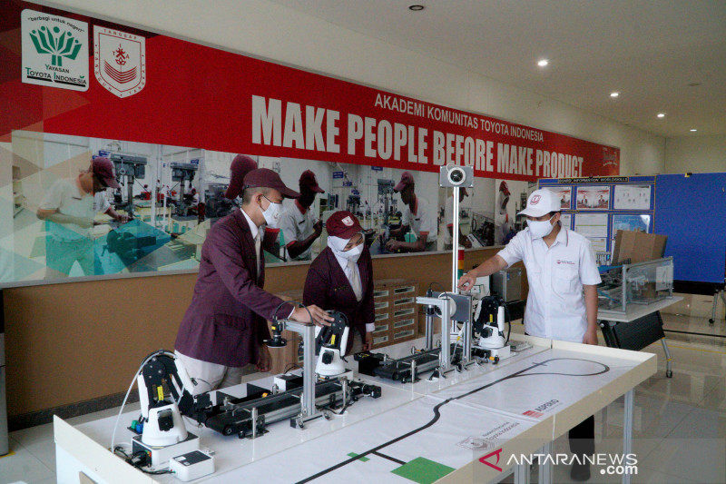 Toyota Perkuat SDM Industri Otomotif lewat Sekolah Ketrampilan TIA