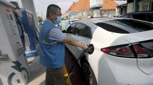 Mudik Lebaran 2023, Tersedia 14 Lokasi Pengisian Baterai Mobil Listrik di Jalan Tol