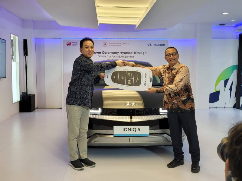 Dukung ASEAN Summit 2023, Hyundai Serahkan IONIQ 5