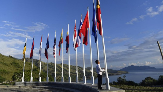 KTT ASEAN ke-42 Sepakati Kerjasama Pengembangan Ekosistem Kendaraan Listrik 