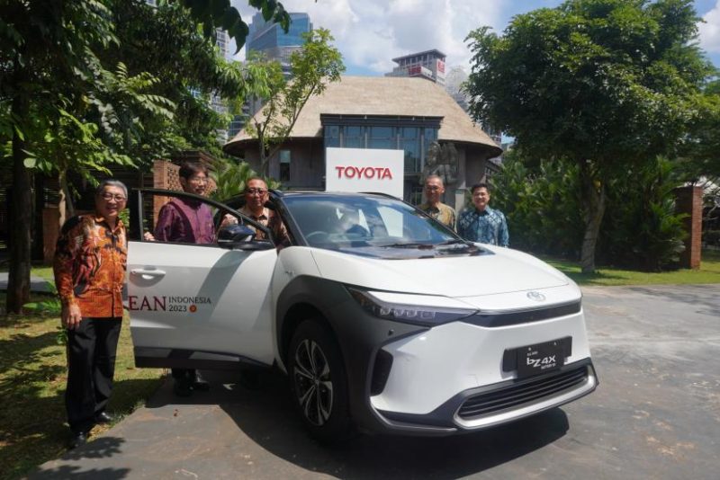 Toyota Kerahkan 65 Unit Mobil Listrik bZ4X untuk KTT ASEAN