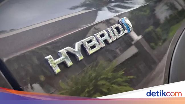 Tren Mobil Listrik Turun, Produsen Pilih ‘Main Aman’ ke Mesin Hybrid