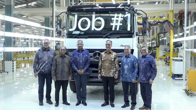 Pabrik Mobil Mercedes-Benz Cikarang Beroperasi, Produksi 5.000 Bus dan Truk Setahun