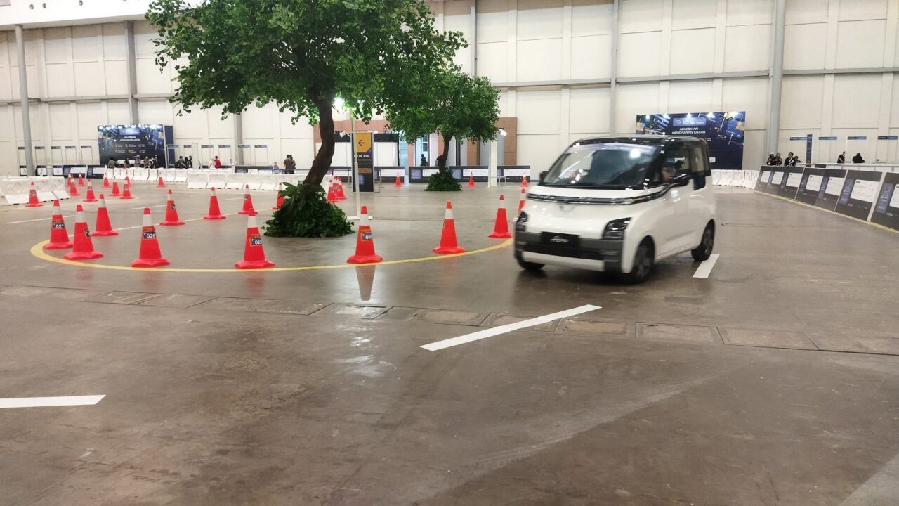 GJAW 2025 Hadirkan Shuttle Gratis dan Test Drive Indoor Kendaraan Listrik