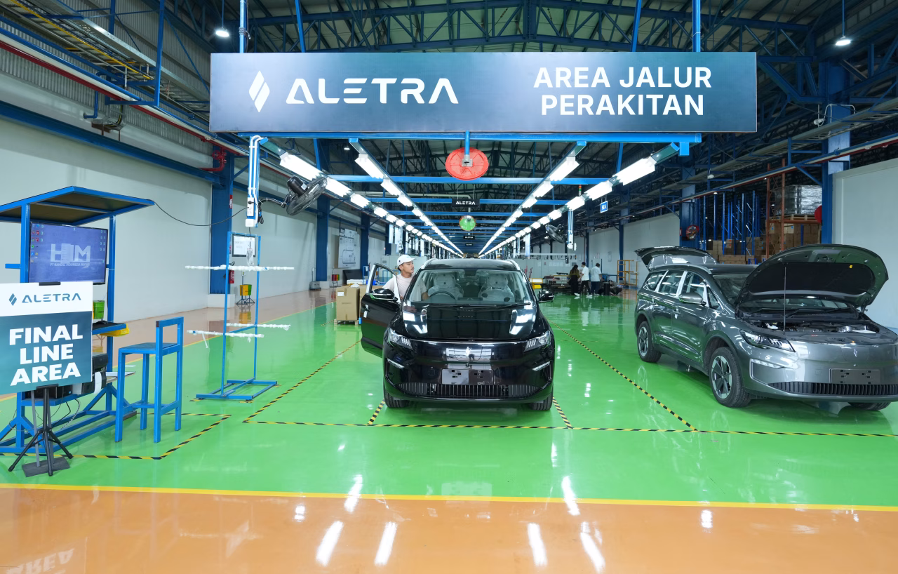 Aletra Mulai Perakitan Lokal, Mobil Listrik Keluarga Terluas di Kelasnya Siap Meluncur di Indonesia